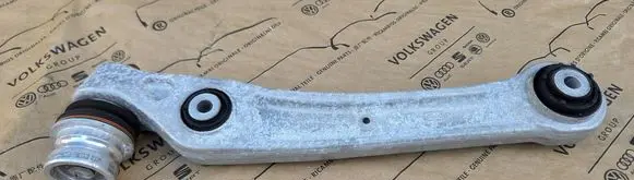 Audi e-tron Front control arm 4M0407155E 4M0407151M