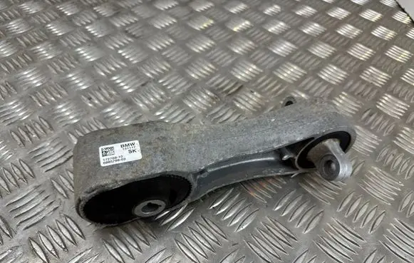 BMW 2 F45 Engine mount bracket 6885788