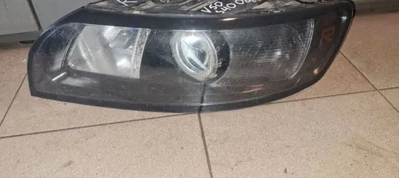 Volvo V50 Headlight/headlamp 31265700 0301237601
