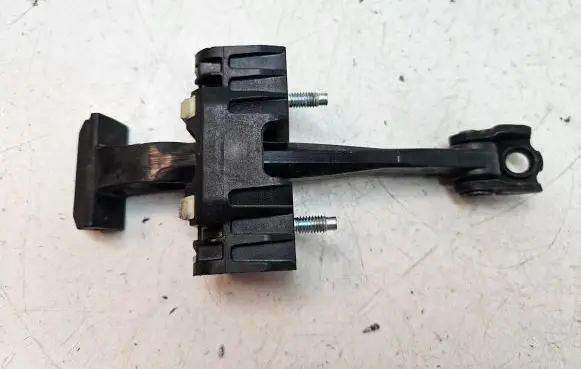 Opel Zafira B Rear door check strap stopper