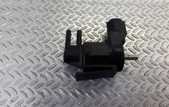 Mazda MPV Vacuum valve K5T44173