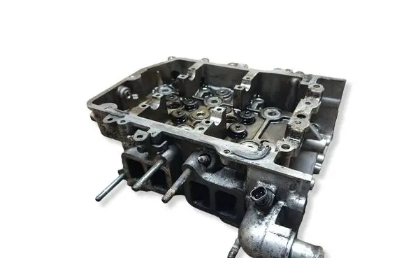 Subaru Forester SH Engine head T20D