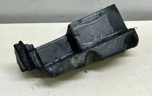 Porsche Cayenne (92A) Fender foam support/seal 7P5819532D