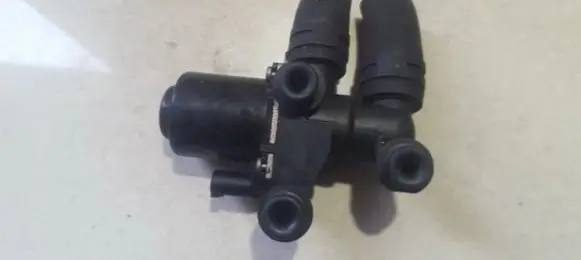 BMW X3 E83 Coolant heater control valve 1147412