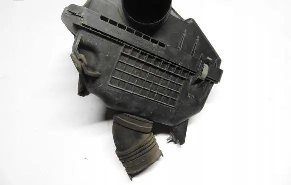 Honda Civic Air filter cleaner box bracket assembly N22A2