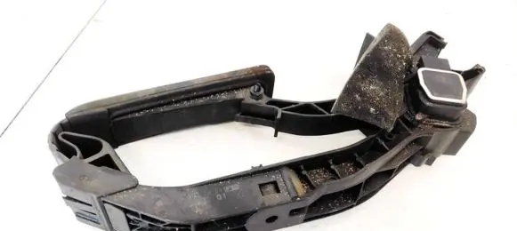Mercedes-Benz CLS C219 Accelerator throttle pedal A2113000604