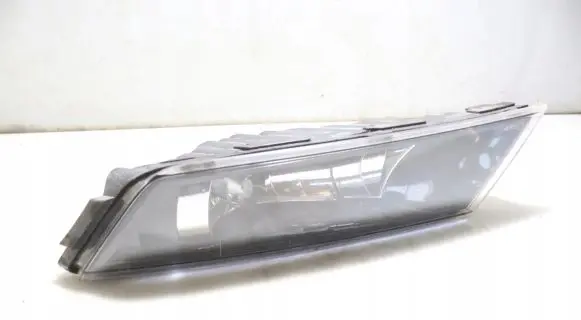 Skoda Superb B8 (3V) Front fog light
