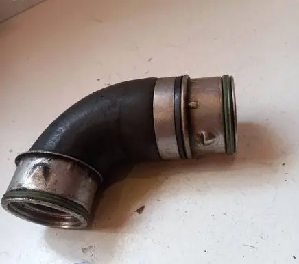 Volkswagen Golf V Intercooler hose/pipe 038131111B