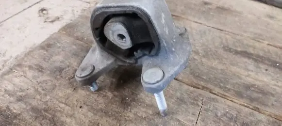 Lexus RX 450H Engine mount bracket