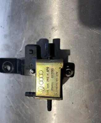 Audi A6 S6 C5 4B Vacuum valve 028906283H