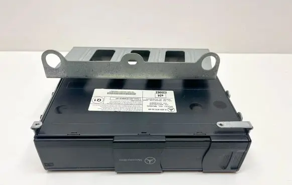 Mercedes-Benz SL R230 CD/DVD changer A2038703389 A2305454840