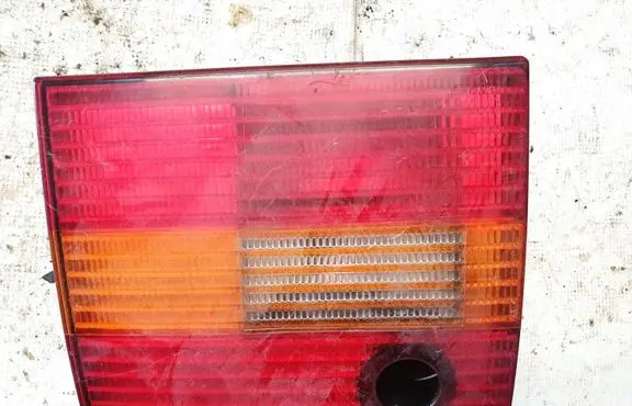 Volkswagen PASSAT B4 Tailgate rear/tail lights 3a9945108