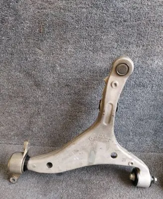 Dodge Durango III Front upper control arm/wishbone P04877717AB