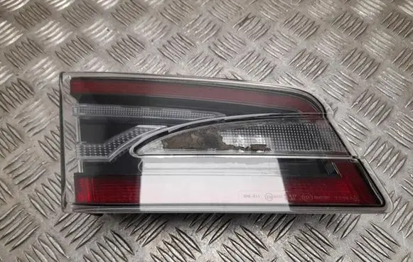 Tesla Model S Rear/tail lights 600592200E