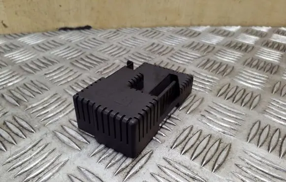Volvo XC70 Fuse box cover 6G9T14C507AB