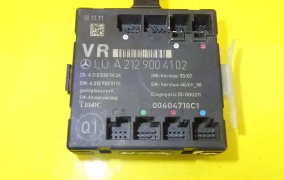 Mercedes-Benz C W204 Door control unit/module A2129004102