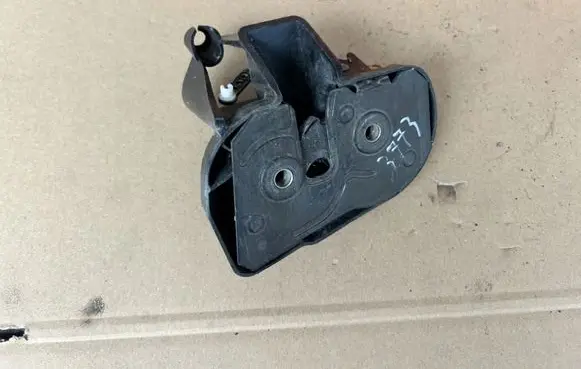Volkswagen Transporter - Caravelle T5 Sliding door lock 7H0843604