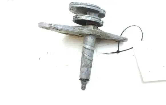 Volvo 240 Front wiper linkage 