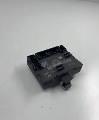 Volkswagen PASSAT B8 Door control unit/module 5q0959593