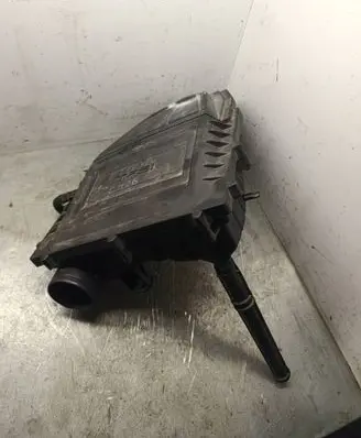 Audi Q2 - Air filter box 04c129620a