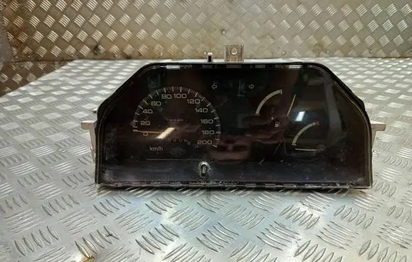 Mitsubishi Colt Speedometer (instrument cluster) 138650