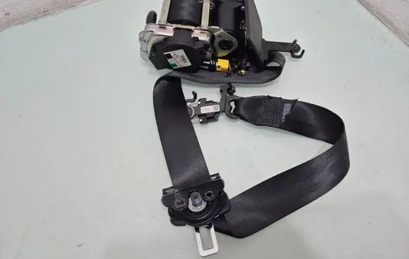 Volvo S60 Front seatbelt P032131283 636903200D