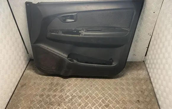 Toyota Hilux (AN10, AN20, AN30) Front door card panel trim