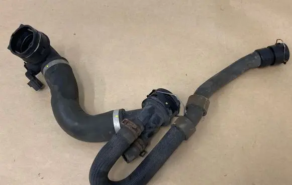 Land Rover Evoque I Engine coolant pipe/hose GJ328286AB