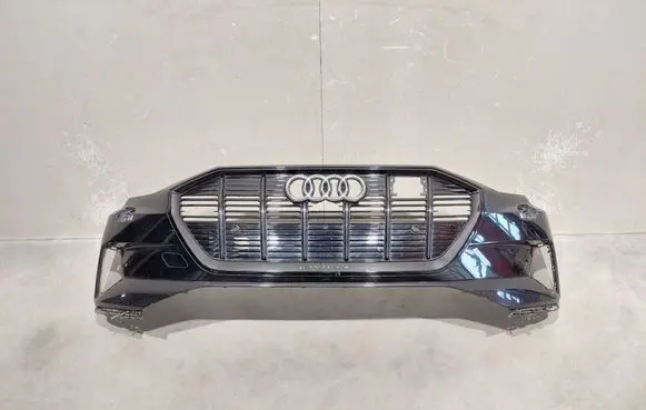 Audi e-tron Front bumper 4KE807437 4KE853651