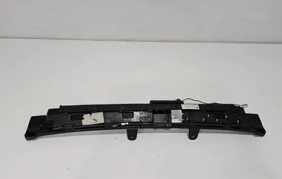 Rear bumper mounting bracket