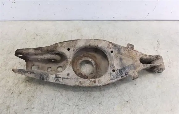 Rear control arm