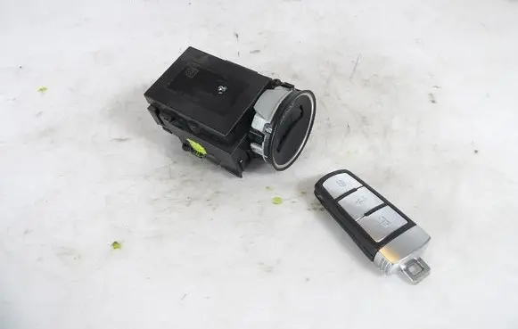 Volkswagen PASSAT B6 Ignition lock 3C0905843T