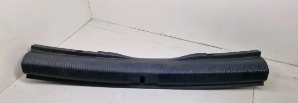 Trunk/boot sill cover protection