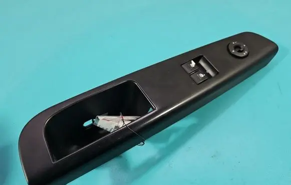 KIA Ceed Electric window control switch 93570-1H020 IMPRK1425073