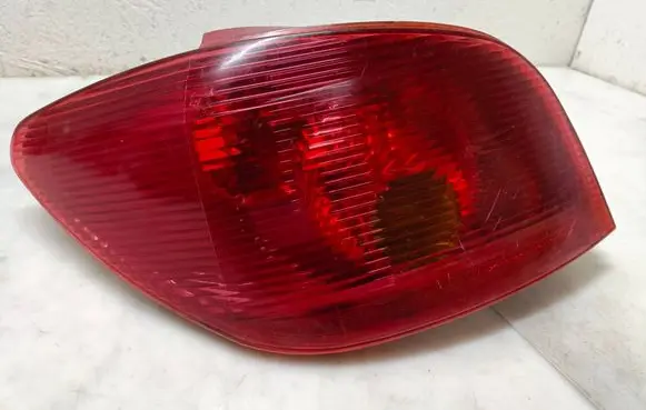 Peugeot 307 Rear/tail lights VALEOT50