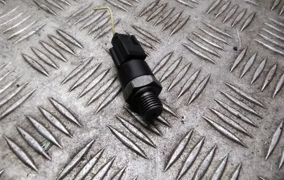 Nissan Qashqai+2 Oil pressure sensor 8200970474