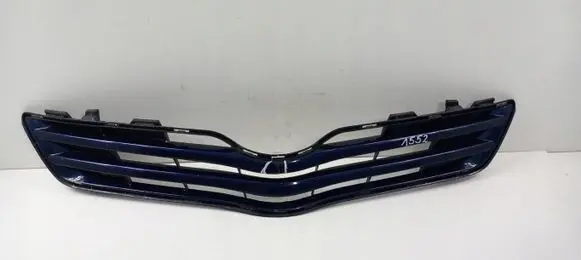 Toyota Verso Front bumper upper radiator grill