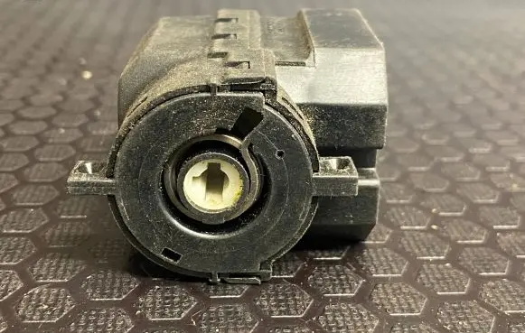 BMW 5 E39 Ignition lock contact 6901961