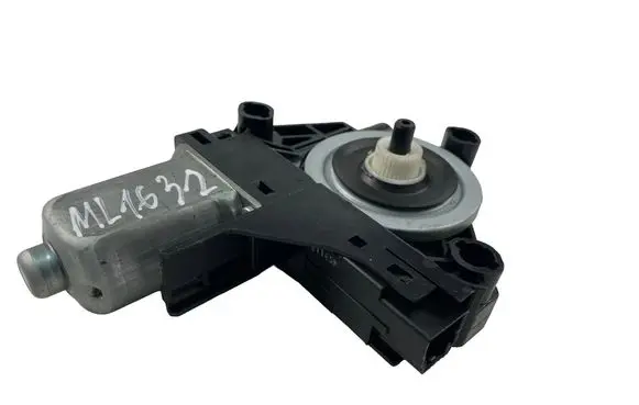 Volvo XC90 Rear door window regulator motor 966265102