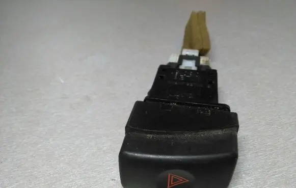 Subaru Legacy Hazard light switch 06016