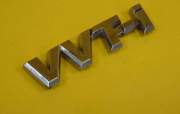 Toyota Corolla Verso E121 Manufacturers badge/model letters 