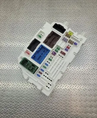 Peugeot 308 Fuse box set 9846631580