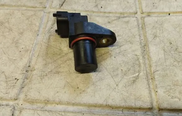 Mercedes-Benz R AMG W251 Camshaft position sensor A0051531328