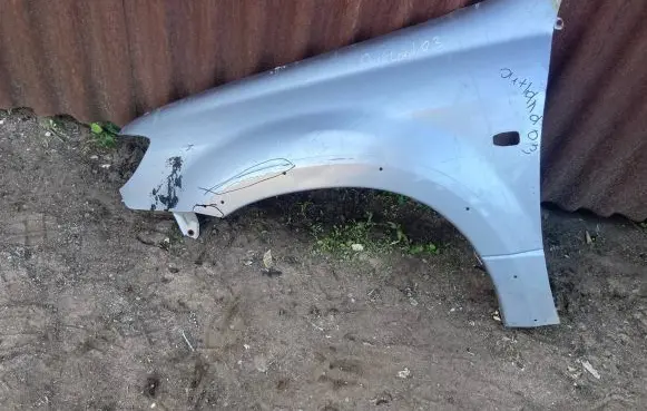 Mitsubishi Outlander Fender
