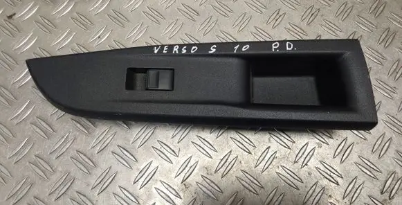 Toyota Verso-S Front door window switch trim 7423152600