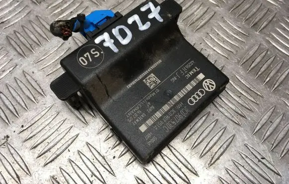 Volkswagen PASSAT B6 Gateway control module 3C0907530C 3C0907951A 402063TFJ