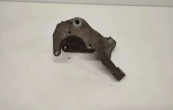Chevrolet Camaro Engine mounting bracket 92230320