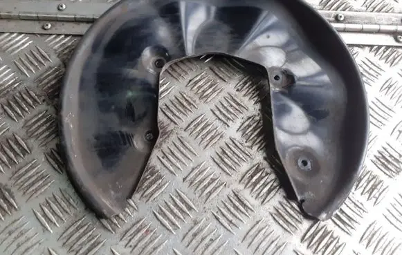 Audi A6 S6 C6 4F Rear brake disc plate dust cover 