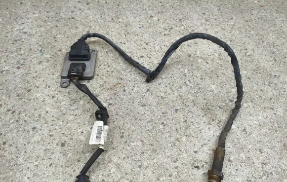 Mercedes-Benz C W205 Lambda probe sensor A0009053606 1607300510 5WK96682F