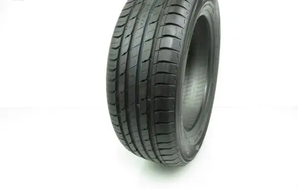 Volkswagen Golf V R16 summer tire 